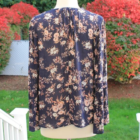 Lucky Brand Women's Blouse Floral Print Long Bell Sleeves Size Medium - Picture 10 of 14